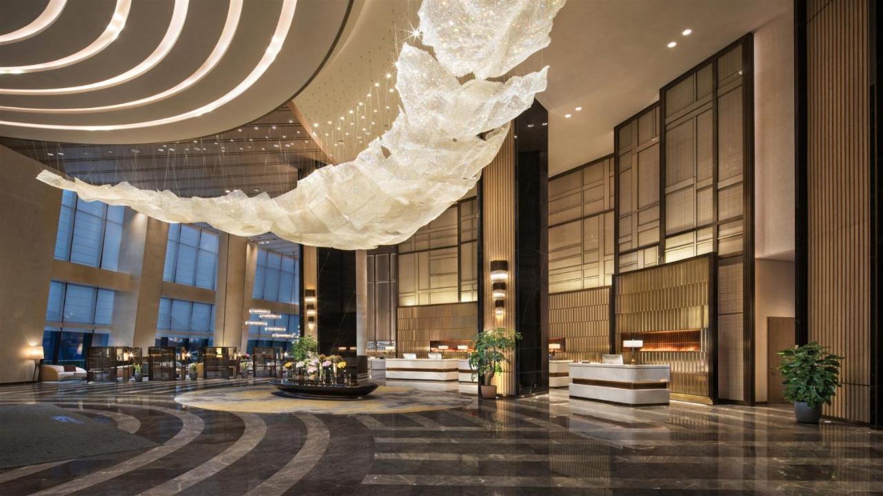 Отель Crowne Plaza Xiangxi Фэнхуан Экстерьер фото