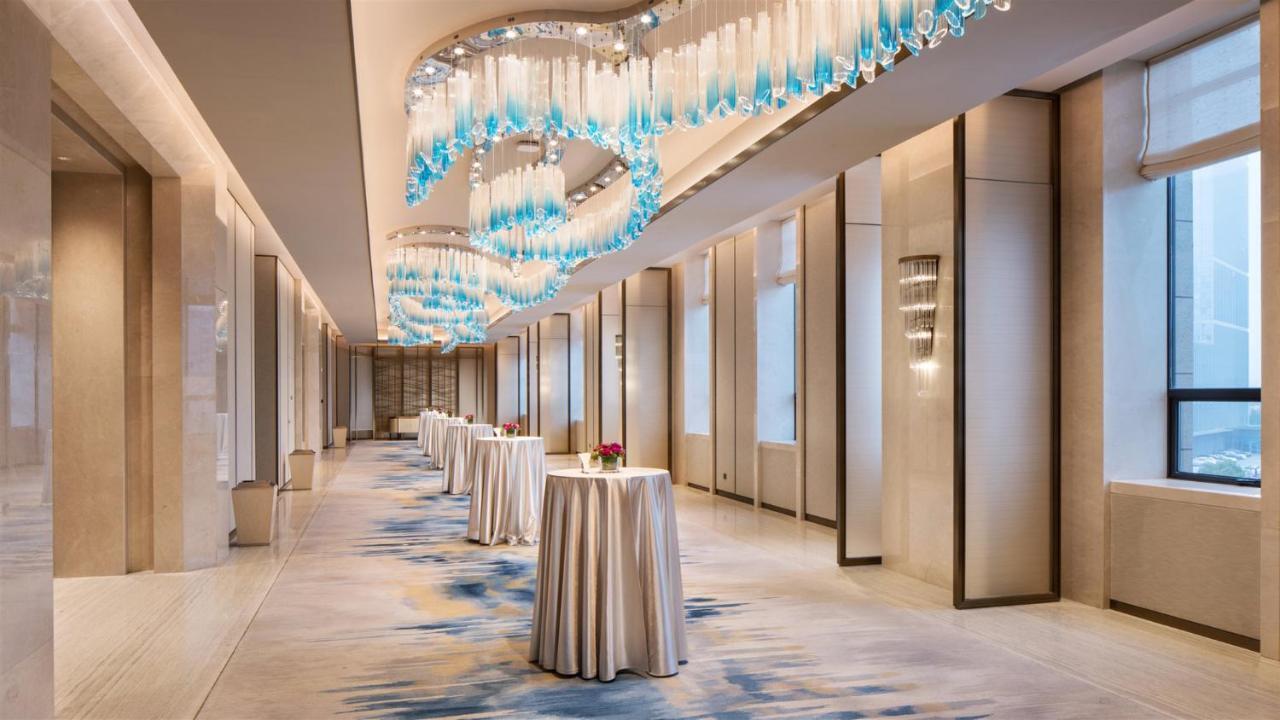 Отель Crowne Plaza Xiangxi Фэнхуан Экстерьер фото