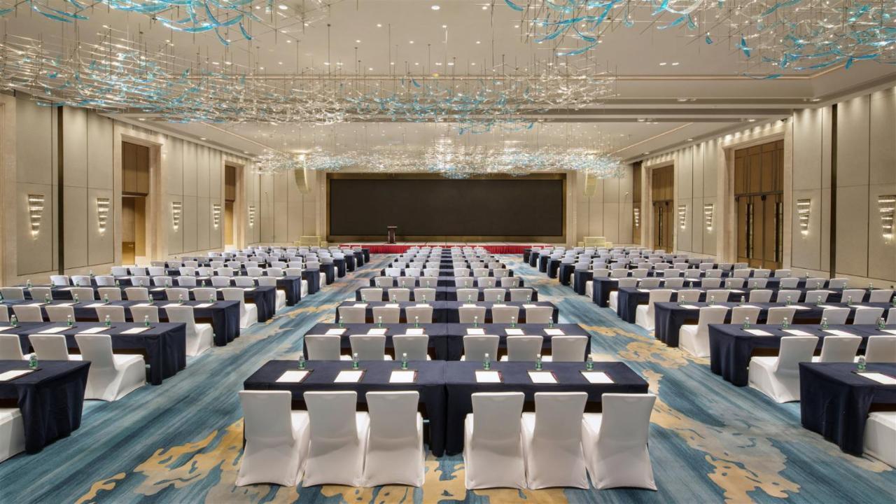 Отель Crowne Plaza Xiangxi Фэнхуан Экстерьер фото