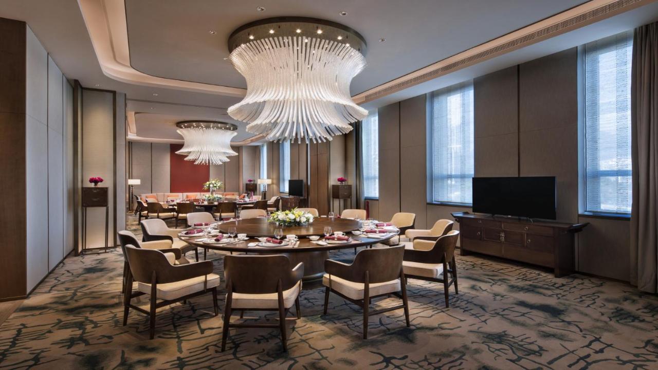 Отель Crowne Plaza Xiangxi Фэнхуан Экстерьер фото