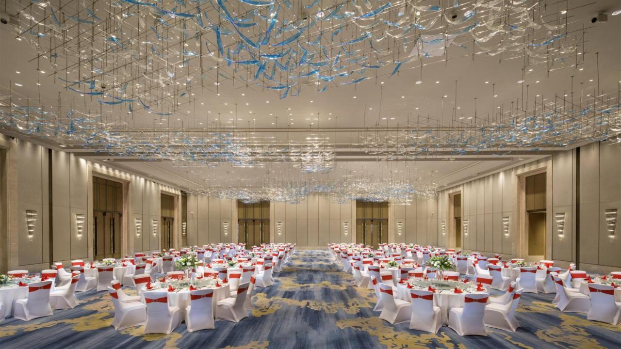 Отель Crowne Plaza Xiangxi Фэнхуан Экстерьер фото