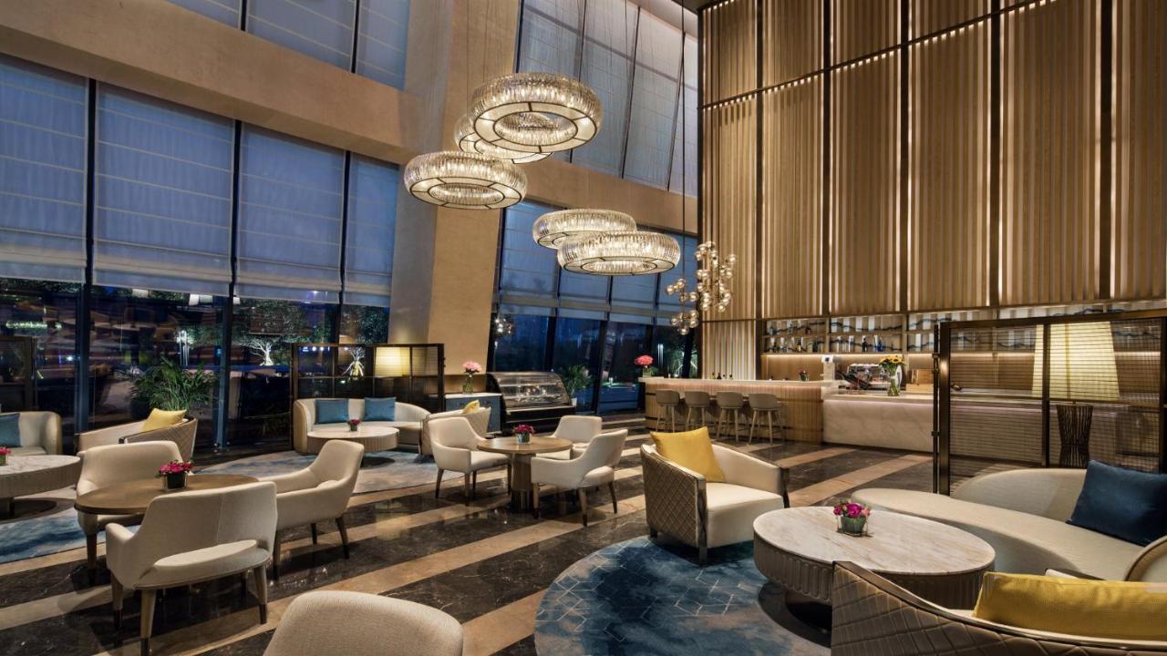 Отель Crowne Plaza Xiangxi Фэнхуан Экстерьер фото