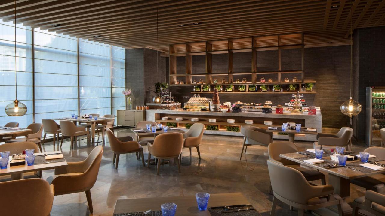 Отель Crowne Plaza Xiangxi Фэнхуан Экстерьер фото
