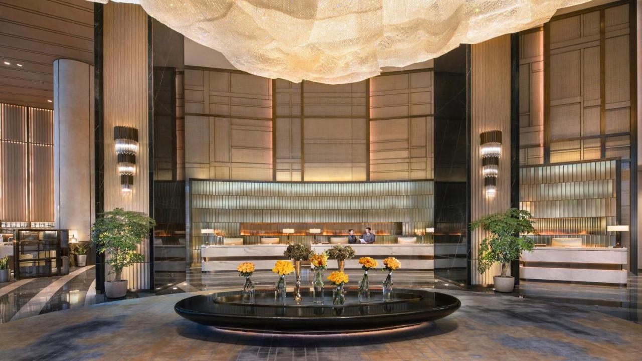 Отель Crowne Plaza Xiangxi Фэнхуан Экстерьер фото