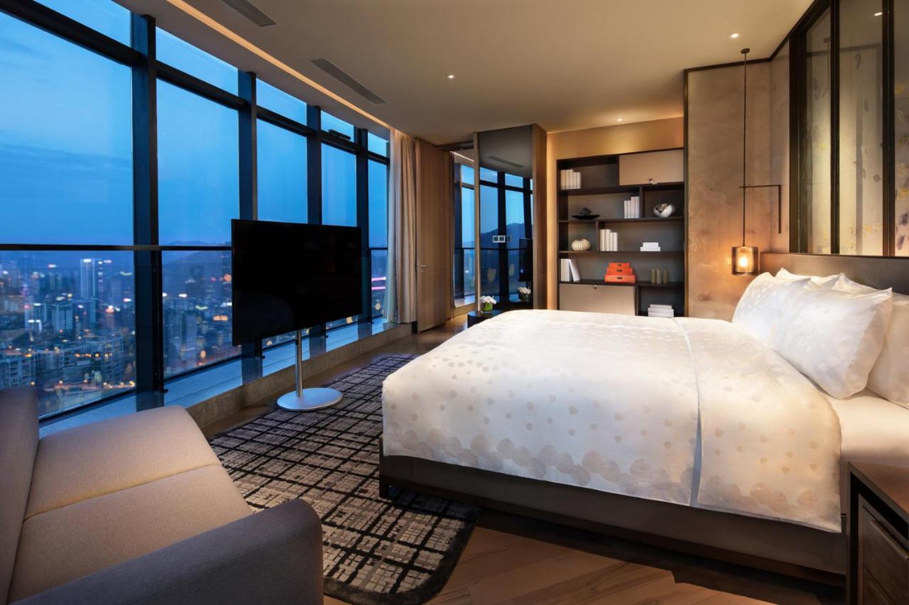 Отель Crowne Plaza Xiangxi Фэнхуан Экстерьер фото