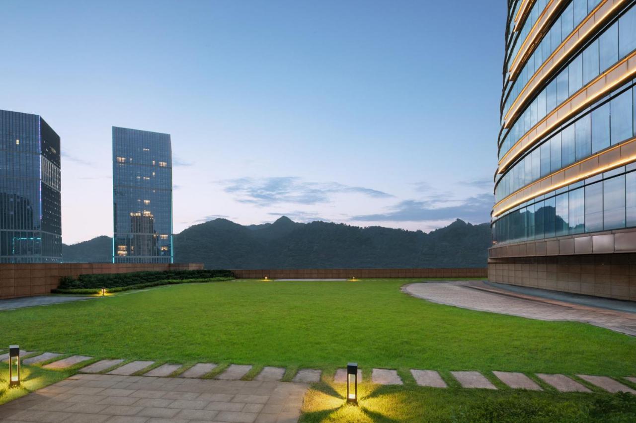 Отель Crowne Plaza Xiangxi Фэнхуан Экстерьер фото